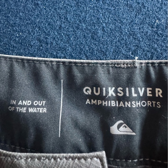 Quiksilver Tan subtle plaid AMPHIBIAN shorts-versatile for IN & OUT of the water - Picture 2 of 12